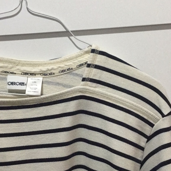 Cherokee long sleeved knit top. - Picture 4 of 5